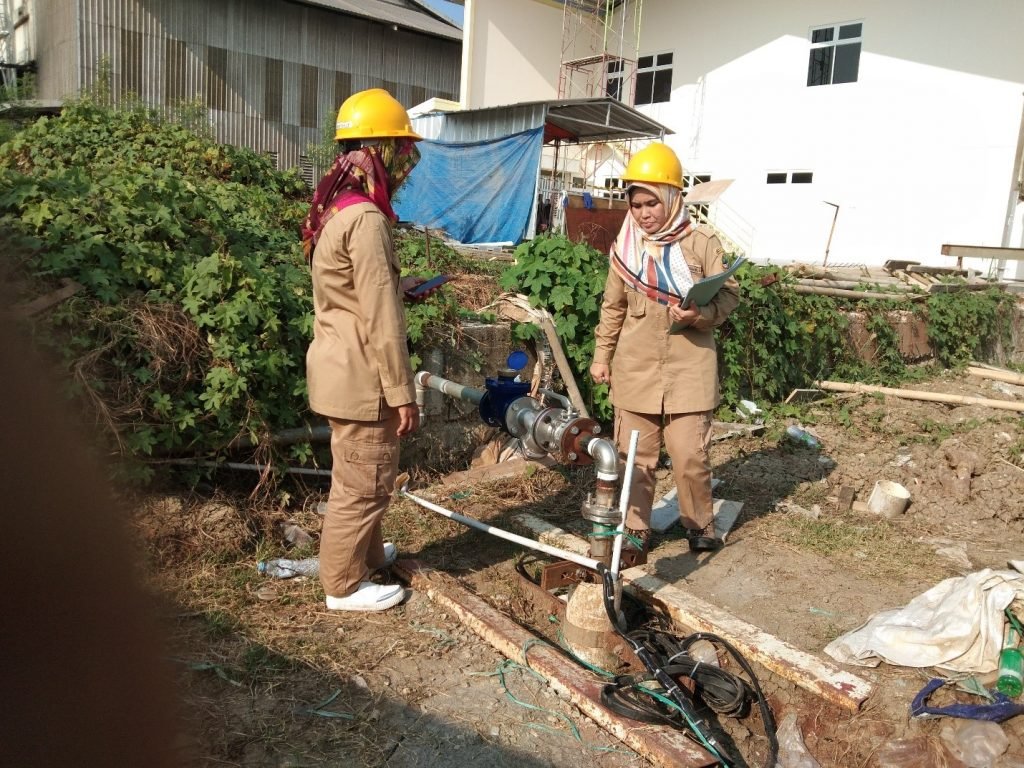 berita-acara-peninjauan-lapangan-pengambilan-coordinate-dan-survey-lokasi-untuk-izin-pengambilan-air-tanah-sumur-bor-1024×768 Tantangan Penerapan SIPA di Daerah Rawan Kekeringan