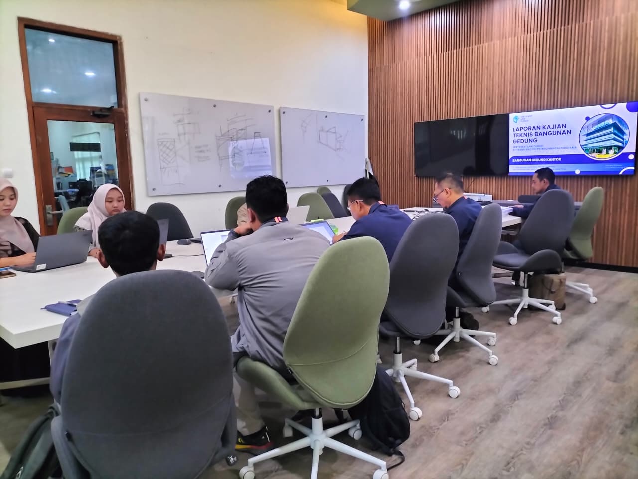 Dokumentasi Rapat dengan dinas terkait PT DNA MITRA TEKNIK